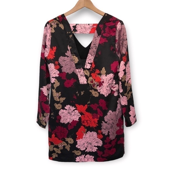 1. State Floral Long Sleeve Shift - Picture 9 of 11